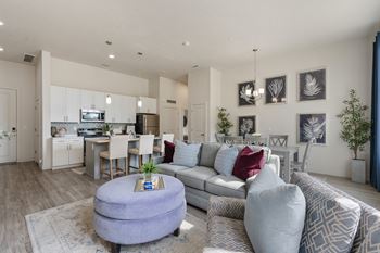 Furnished living room4